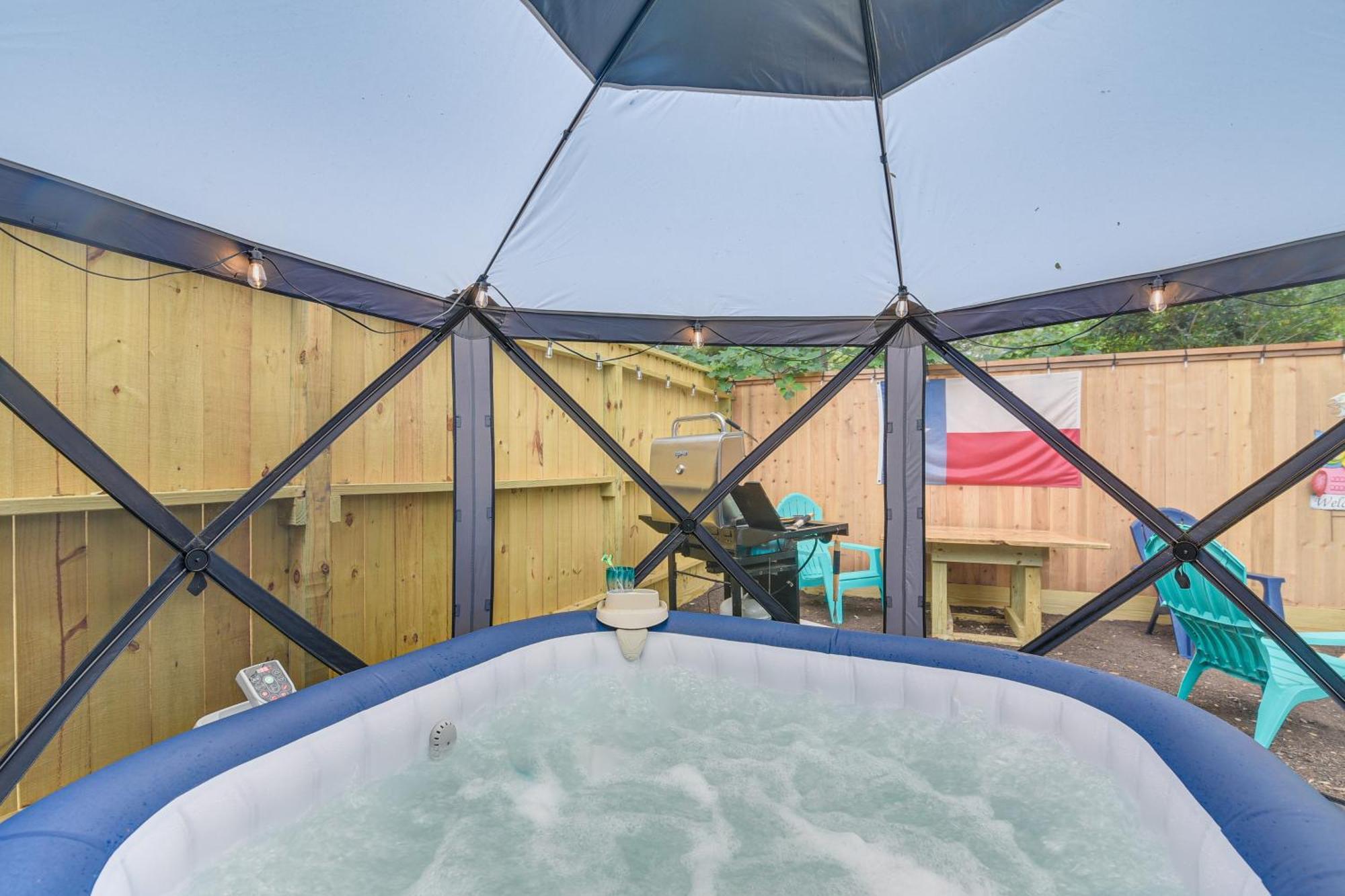 With Hot Tub - 3 Mi To Boardwalk! Apartment *