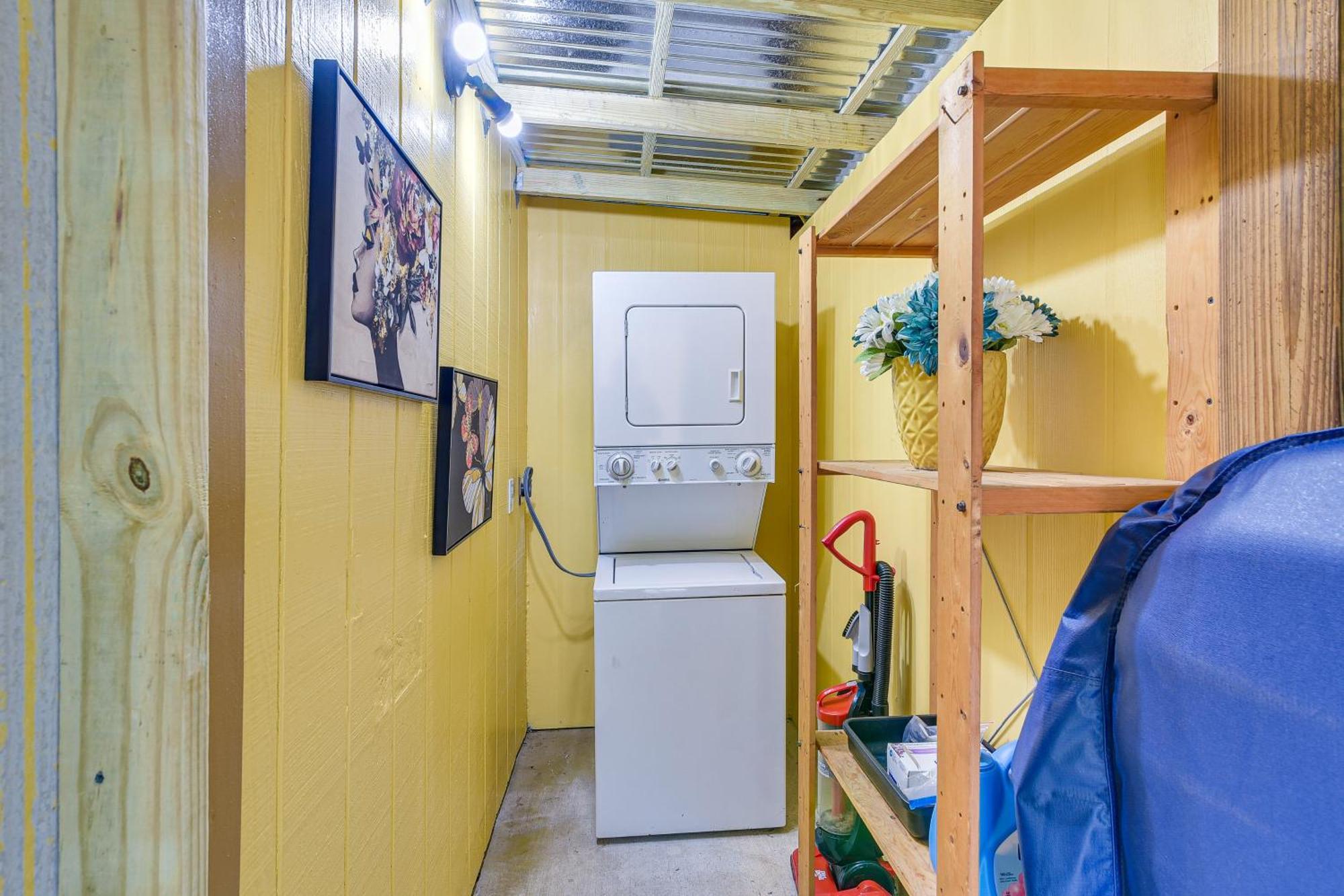 Apartment With Hot Tub - 3 Mi To Boardwalk!